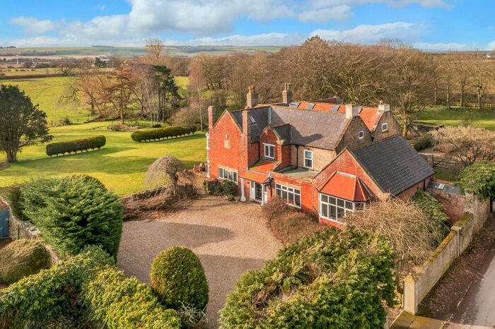 7 Bedroom Detached House For Sale In Main Street, Gristhorpe, Filey, YO14