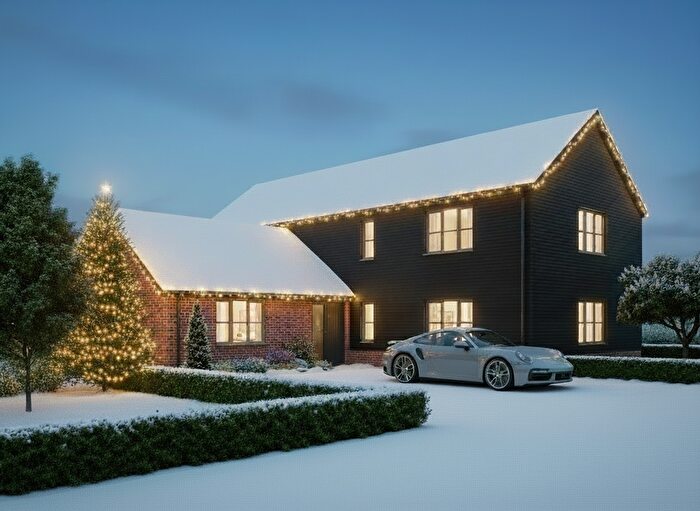 3 Bedroom Detached House For Sale In Ridgeway Close, Dagnall, HP4