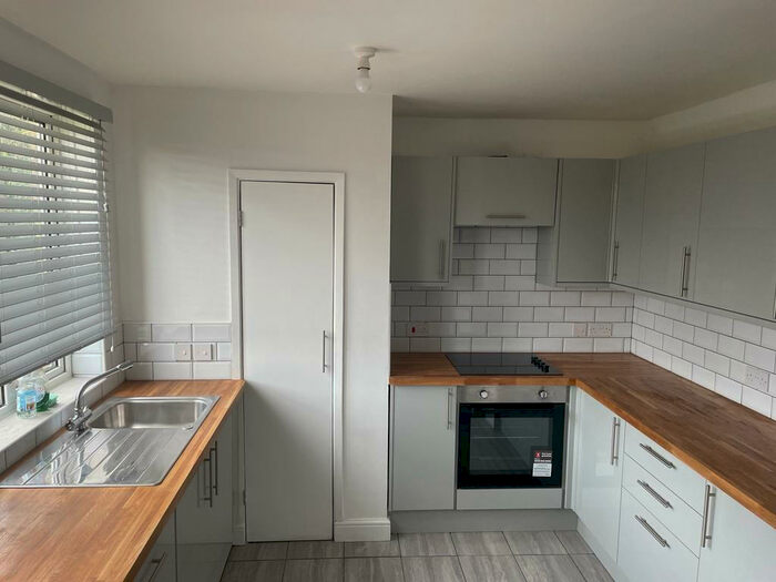 2 Bedroom Flat To Rent In Days Mead, Hatfield, Hertfordshire, AL10