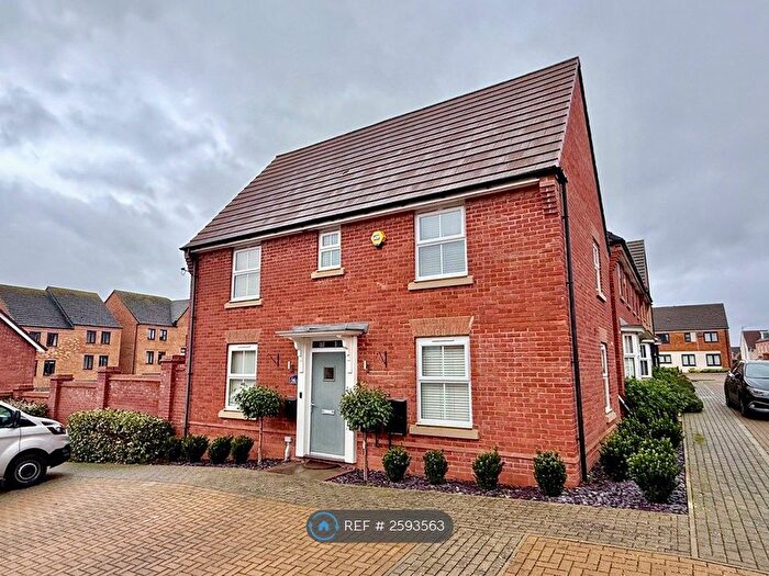 3 Bedroom Detached House To Rent In Gaius Croft, Fairfields, Milton Keynes, MK11