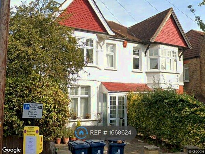 3 Bedroom Semi-Detached House To Rent In London, London, W3