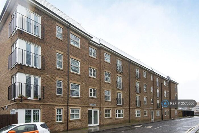 1 Bedroom Flat To Rent In Cadogan Terrace, London, E9