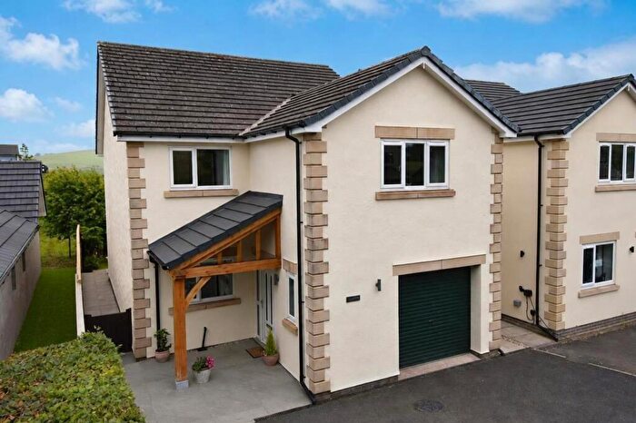 4 Bedroom House For Sale In Cerrigydrudion, Corwen, LL21
