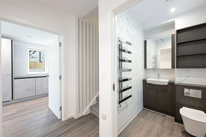 3 Bedroom Mews For Sale In Portobello Square, Cantle Mews, London, W10