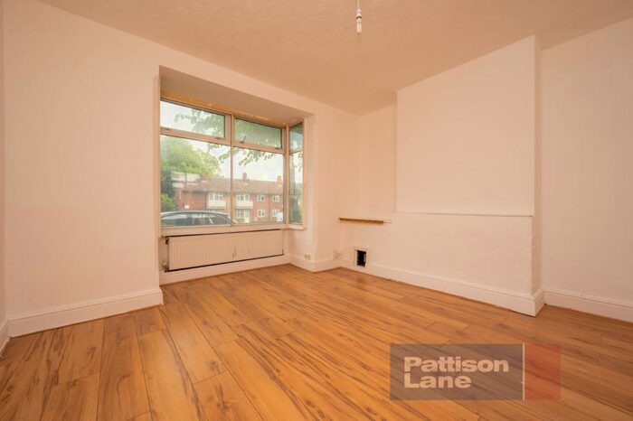 3 Bedroom House To Rent In Windmill Avenue, Kettering, NN16