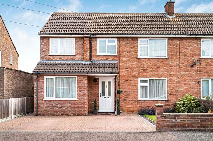 4 Bedroom Semi-Detached House For Sale In Stuart Close, Godmanchester, PE29