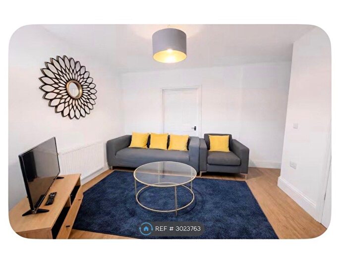 2 Bedroom Flat To Rent In Grove Road, London, E3
