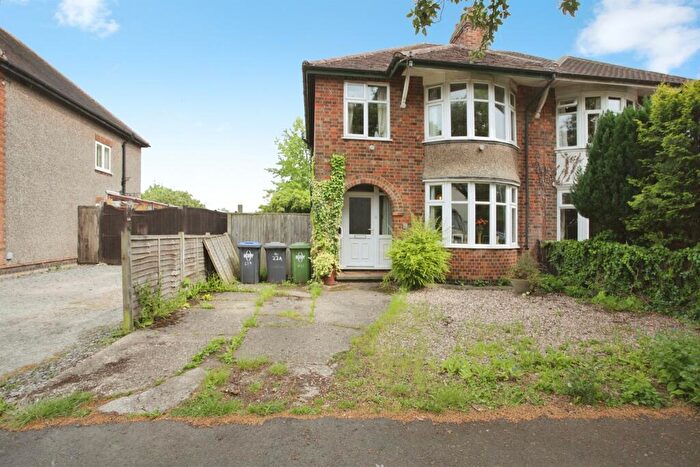3 Bedroom Semi-Detached House For Sale In Stanley Road, Rugby, CV21
