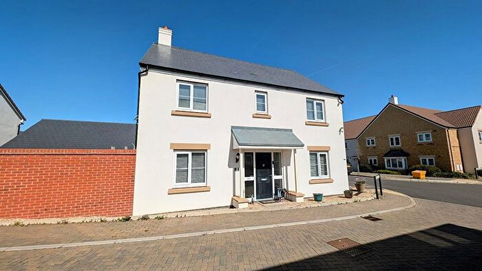 4 Bedroom Detached House For Sale In Pennington Road, Wickwar, GL12
