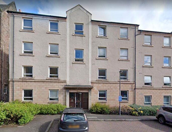 3 Bedroom Flat To Rent In Brown Street, Newington, Edinburgh, EH8