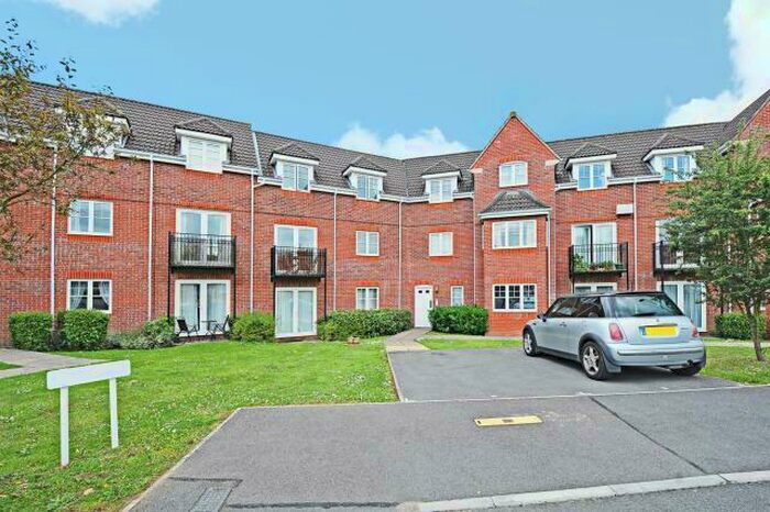 2 Bedroom Apartment To Rent In Thatcham, Berkshire, RG18