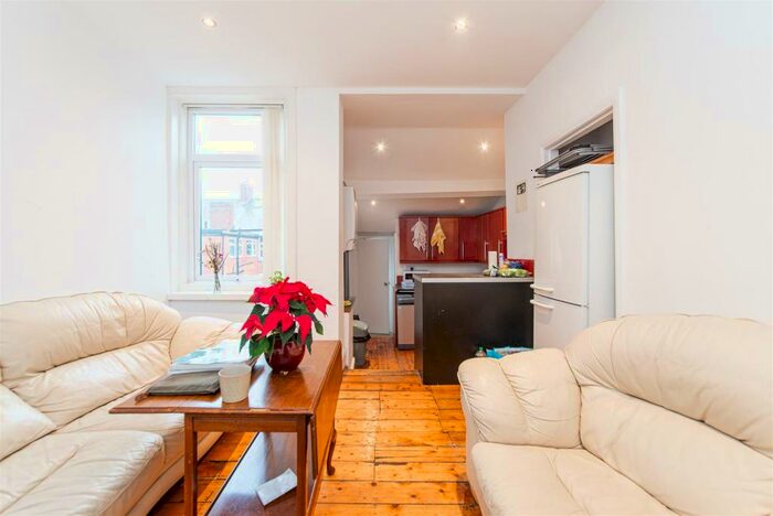 5 Bedroom Flat To Rent In King John Terrace, Heaton, Newcastle Upon Tyne, NE6