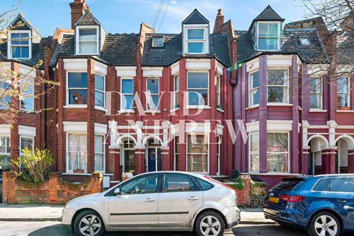 2 Bedroom Flat To Rent In Birnam Road, London, N4