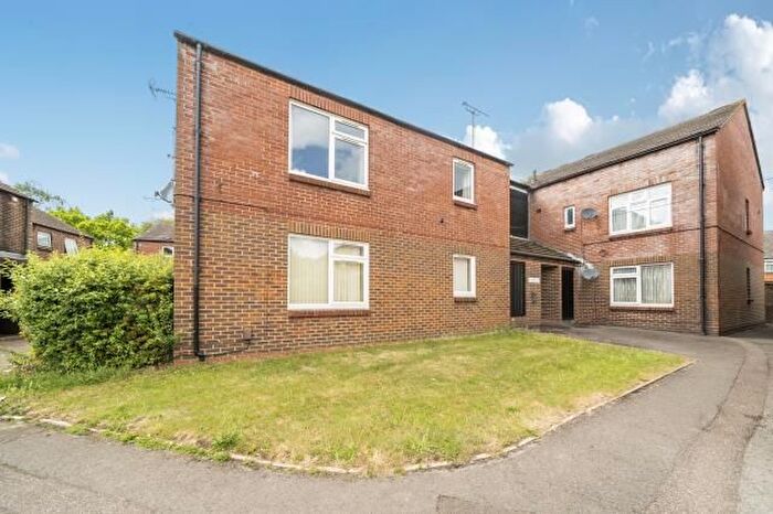 2 Bedroom Flat For Sale In Nuffield Close, Didcot, OX11