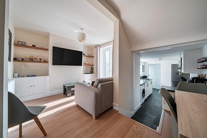 1 Bedroom Flat For Sale In Upper Lewes Road, Brighton, BN2