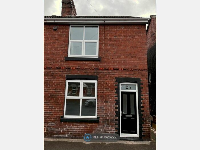 3 Bedroom Semi-Detached House To Rent In Queens Road, Cudworth, Barnsley, S72