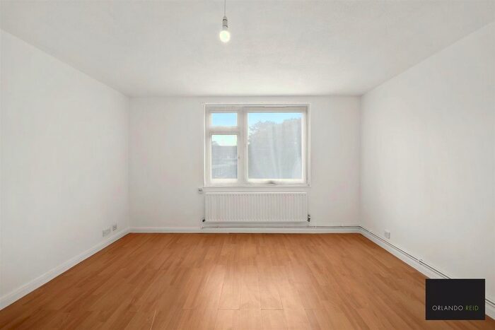 2 Bedroom Flat To Rent In Landor Road, London, SW9