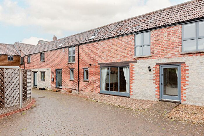 3 Bedroom Barn Conversion For Sale In Parkfield Road, Pucklechurch, Bristol, Gloucestershire, BS16