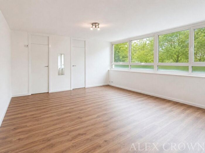 Studio To Rent In Hilltop House, Hornsey Lane, Highgate, N6