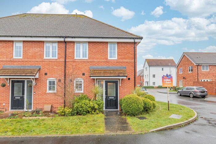 2 Bedroom End Of Terrace House For Sale In Wales Crescent, Canterbury, Kent, CT1
