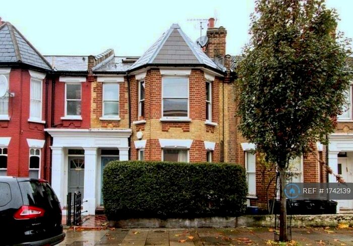 3 Bedroom Flat To Rent In Geldeston Road, London, E5