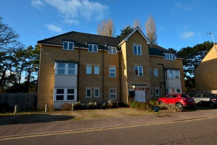 1 Bedroom Flat To Rent In Nightingales, Bishop's Stortford, CM23