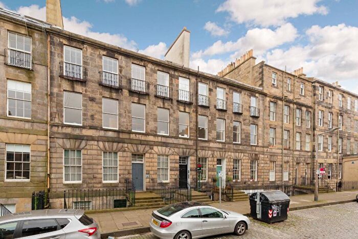 2 Bedroom Flat To Rent In Broughton Place, Edinburgh, EH1