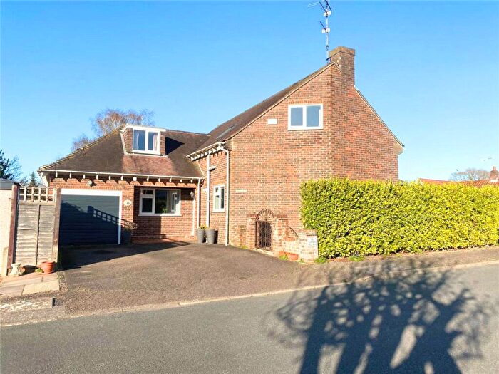 3 Bedroom Detached House For Sale In The Hermitage, North Mundham, Chichester, PO20