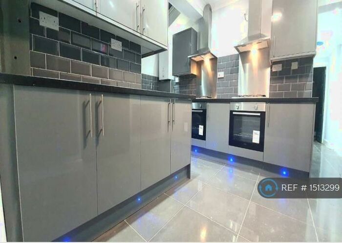 6 Bedroom Terraced House To Rent In Junction Road, Reading, RG1