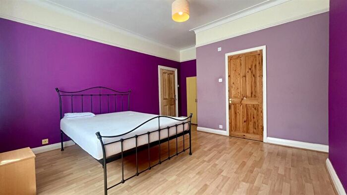 2 Bedroom Apartment To Rent In Cedar Road, Sutton, SM2
