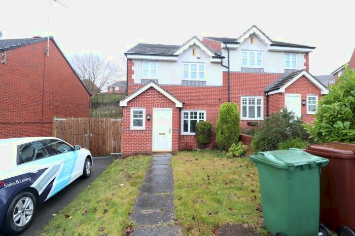 3 Bedroom Property To Rent In Borrowdale Crescent, Leeds, LS12
