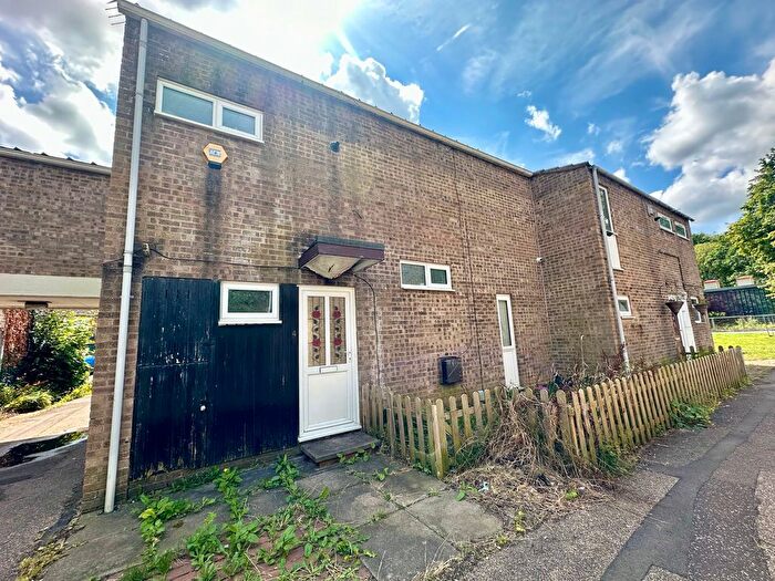 3 Bedroom Semi-Detached House To Rent In Deaconscroft, Peterborough, PE3