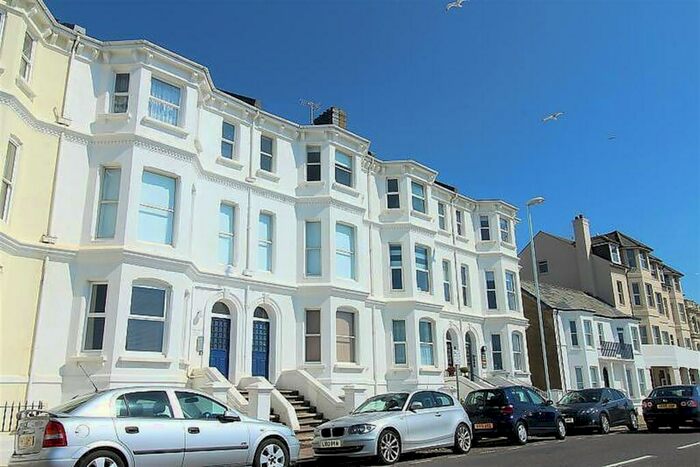 Flat To Rent In Cavendish Court, - Marine Parade, Worthing, BN11