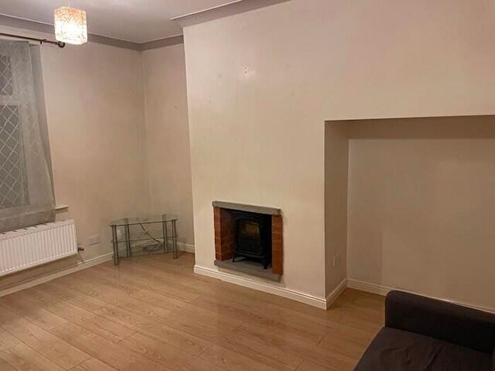 2 Bedroom House To Rent In Bristol Street, Halifax, HX3