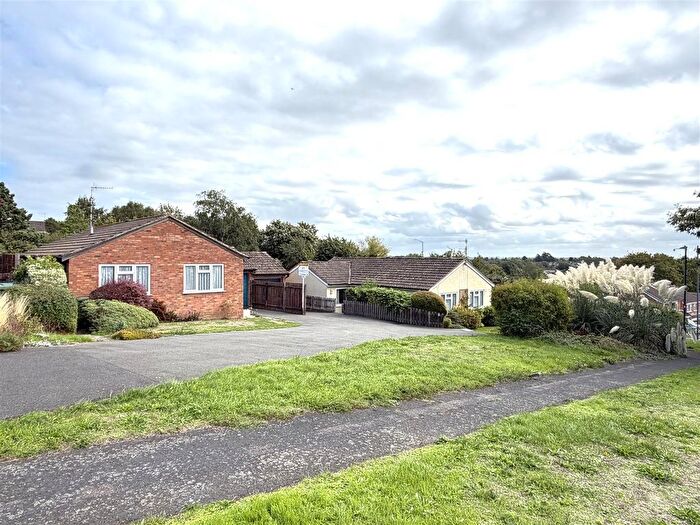 3 Bedroom Detached Bungalow For Sale In Lee Close, Top Of Woodloes Park, Warwick, CV34