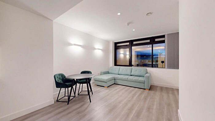 1 Bedroom Flat To Rent In New Horizons Court, Brentford, TW8