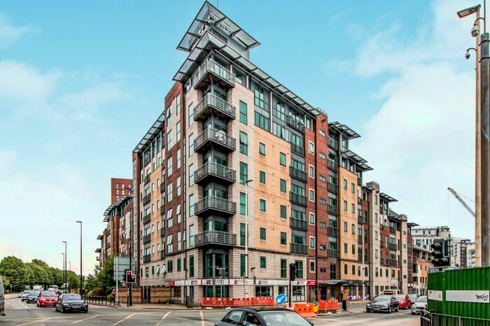 2 Bedroom Apartment To Rent In City Point, Chapel Street, Salford, M3