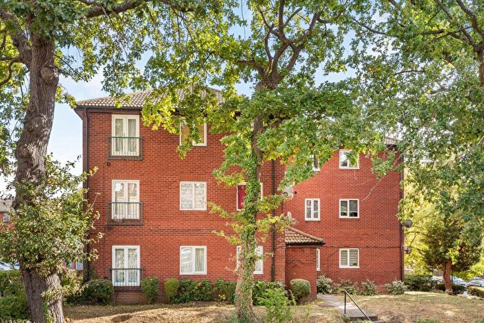2 Bedroom Apartment For Sale In Deans Gate Close, London, SE23