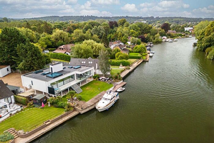 5 Bedroom Property To Rent In Kingswood Creek, Wraysbury, Staines, TW19