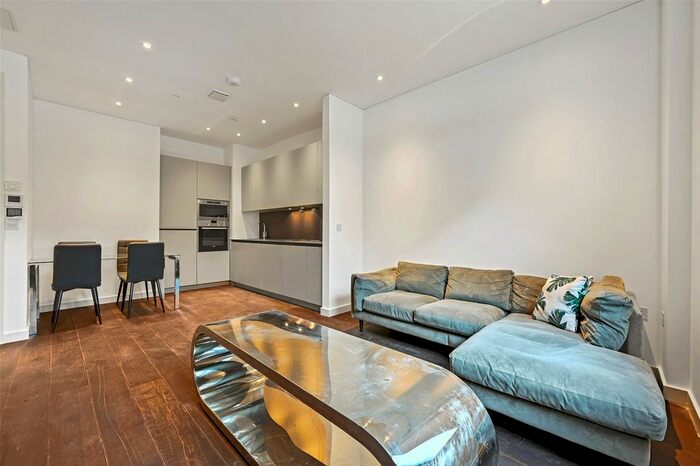 2 Bedroom Flat To Rent In The Grays, London, WC1X