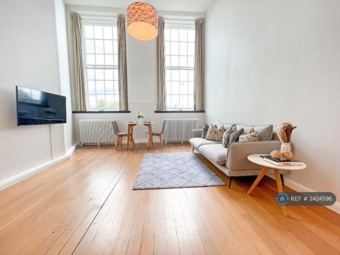 Studio To Rent In Mcdonald Road, Edinburgh, EH7