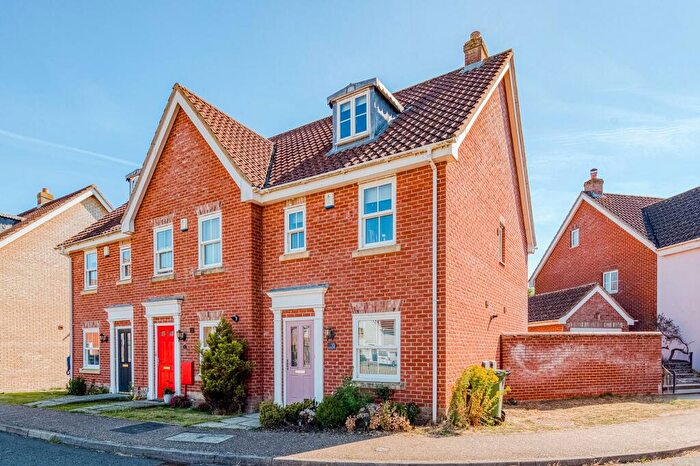 3 Bedroom Terraced House For Sale In Field Maple Road, Watton, IP25
