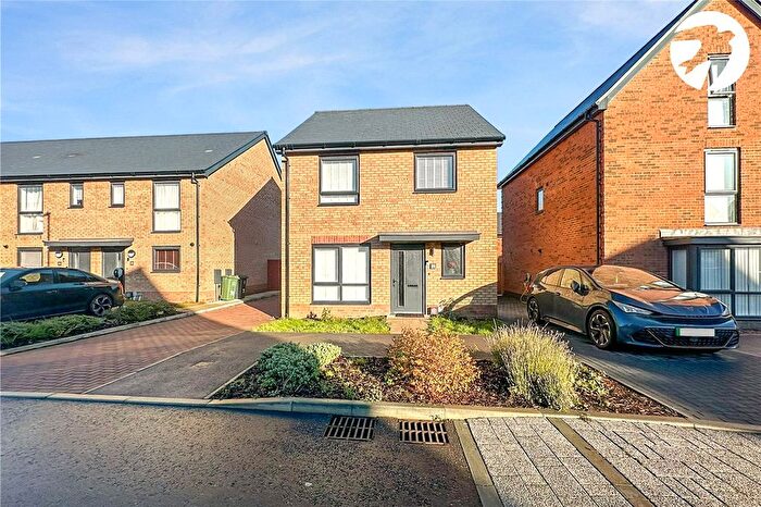 3 Bedroom Detached House For Sale In Whiting Avenue, Greenhithe, Kent, DA9