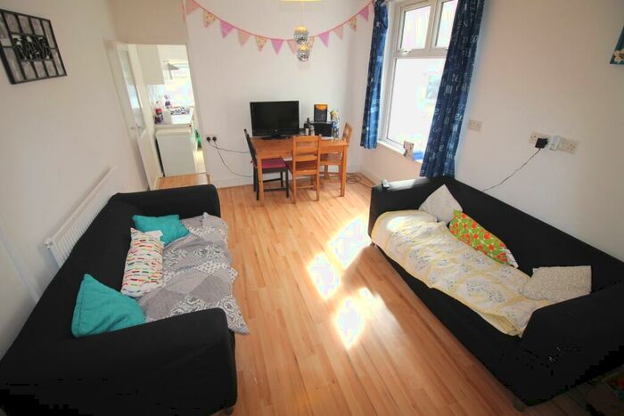 5 Bedroom Terraced House To Rent In Monthermer Road, Cathays, CF24