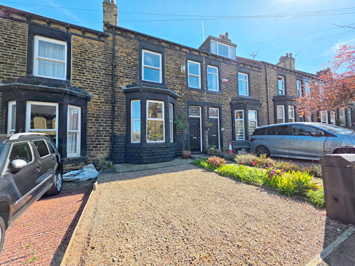 4 Bedroom Terraced House For Sale In Park Grove, Barnsley, S70