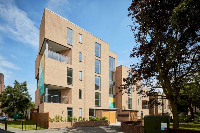 2 Bedroom Flat To Rent In Alvey Street London, SE17