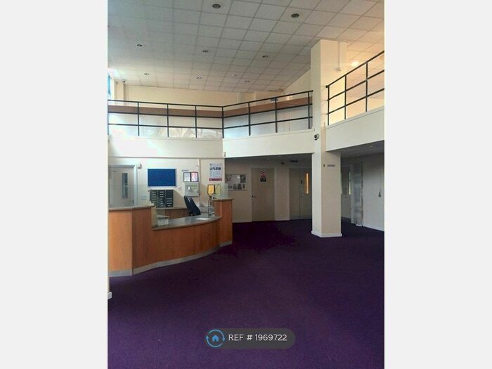 Studio To Rent In Stoke Road, Slough, SL2