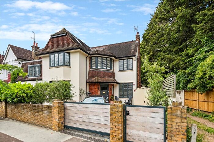 6 Bedroom Detached House For Sale In Hertford Avenue, East Sheen, SW14