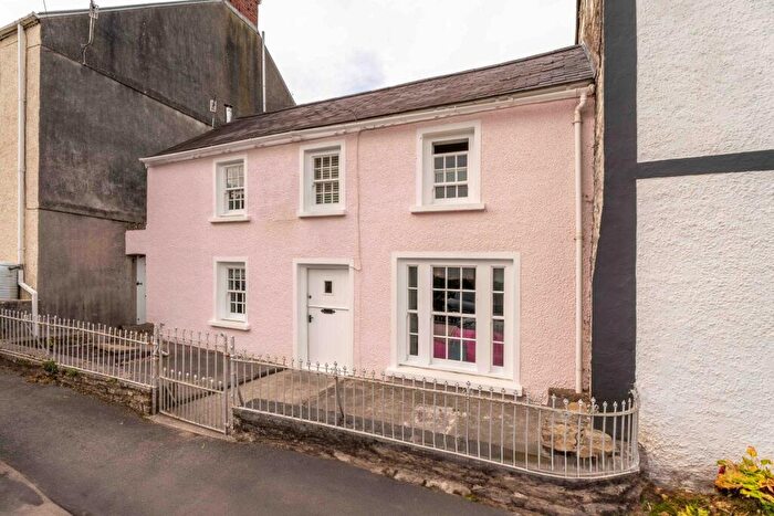 2 Bedroom Cottage For Sale In High Street, Llansteffan, SA33