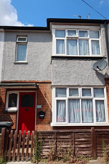 2 Bedroom Terraced House To Rent In Gordon Road, Northfleet, Gravesend, - Bedroom Terraced House, DA11